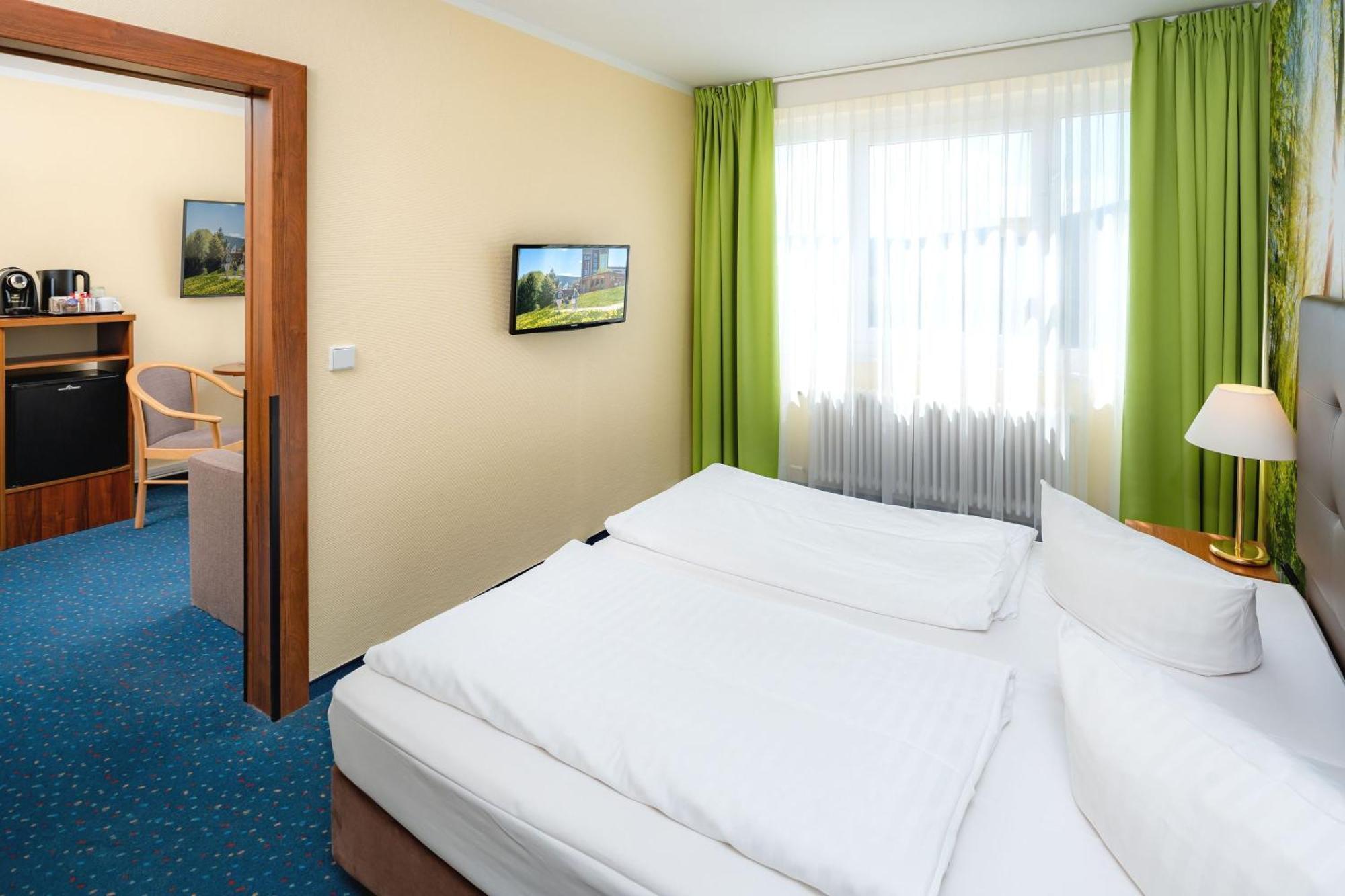Ahorn Hotel Am Fichtelberg クロルト・オーバーヴィーゼンタール エクステリア 写真