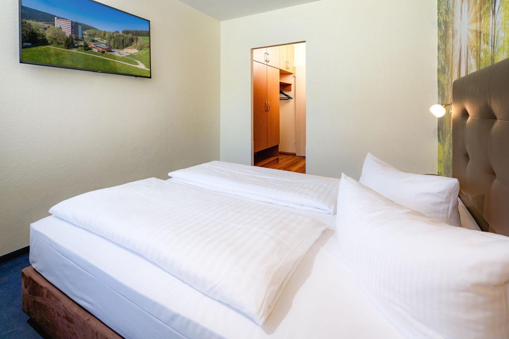 Ahorn Hotel Am Fichtelberg クロルト・オーバーヴィーゼンタール エクステリア 写真