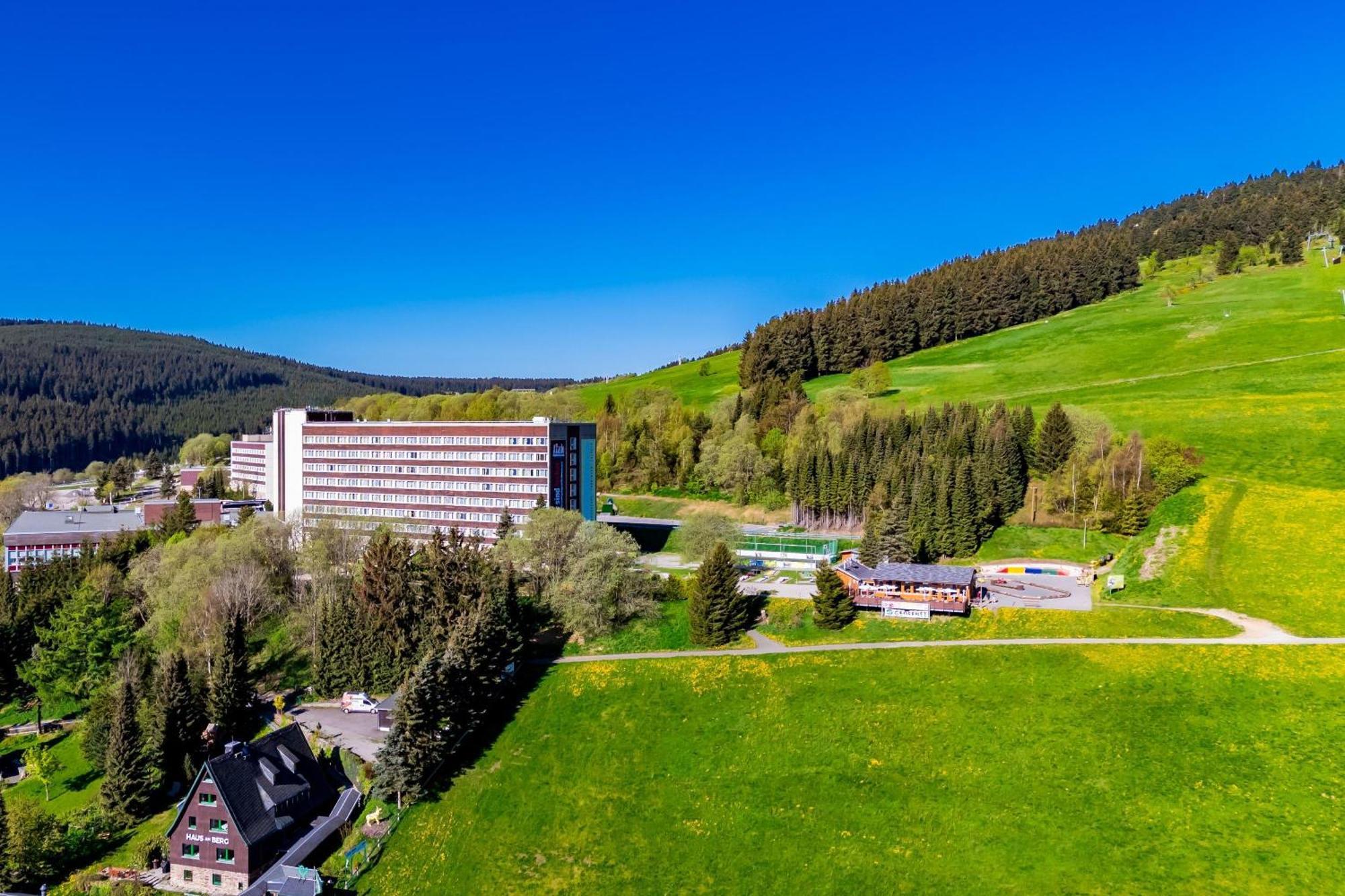 Ahorn Hotel Am Fichtelberg クロルト・オーバーヴィーゼンタール エクステリア 写真